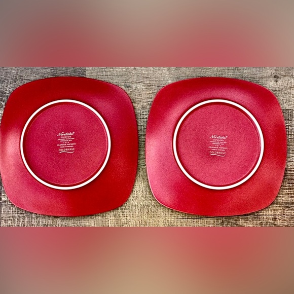 Set of 2 NORITAKE STONEWARE COLORWAVE Raspberry 8034 8.5" Square Salad Plates - Picture 6 of 10